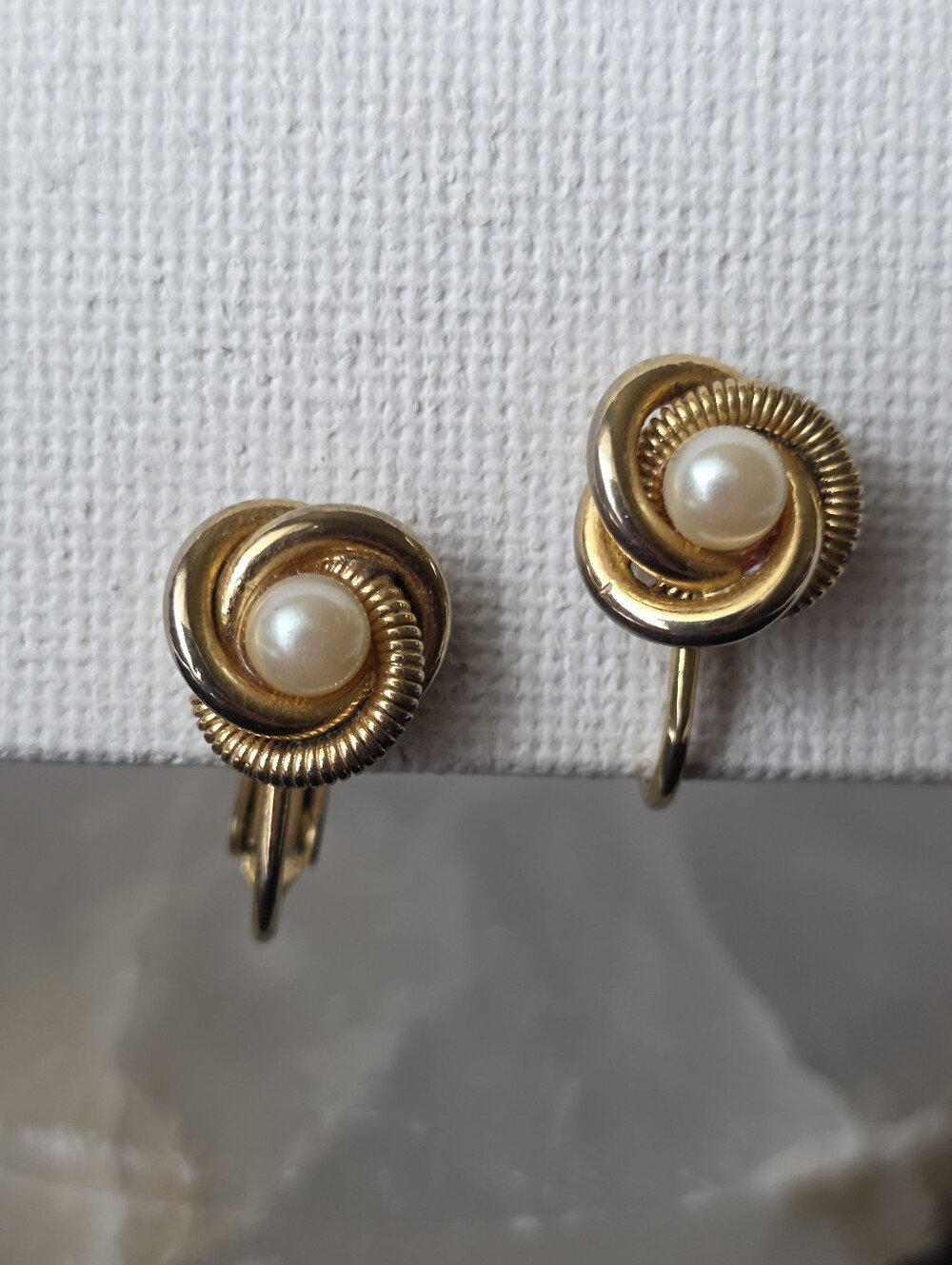 Vintage Gold Tone Love Knot Twist Faux Prarl Clip-On Screw Back Earrings